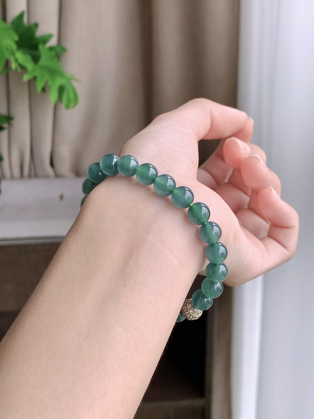 【珠子】冰晴绿手串圆珠子手串 【说明】 性比高 老蓝水 【尺寸】8mm 【重量】20克