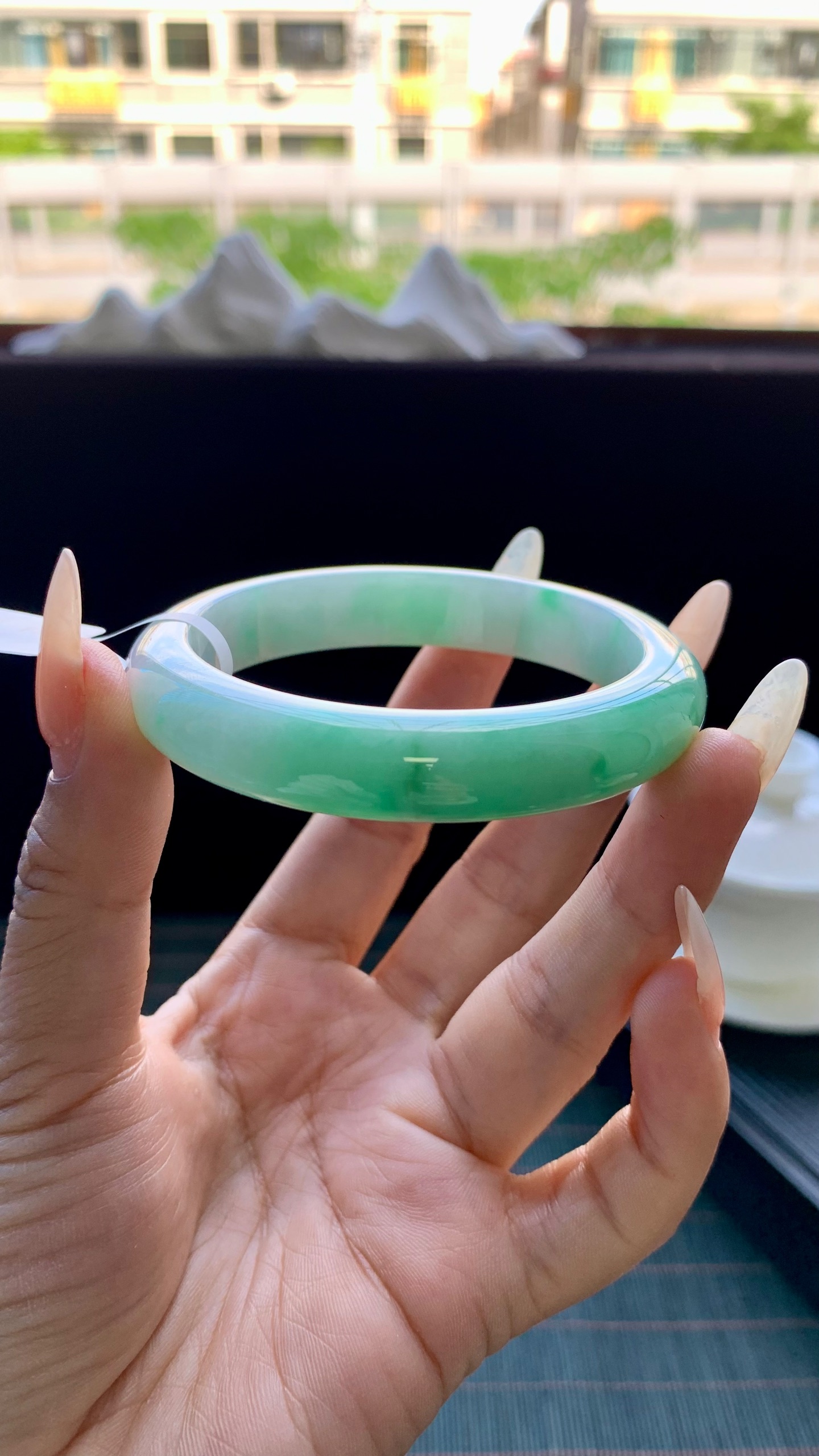 飘阳绿白底青正圈手镯成品 A0516-4 尺寸：54-11.5-8，16-4
