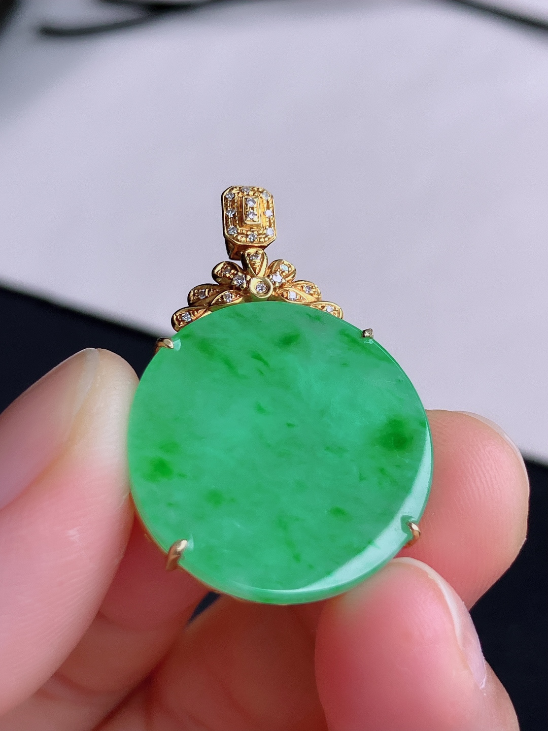 ️，翠绿无事牌，简约时尚，尺寸32/23/5.6/自然光实拍