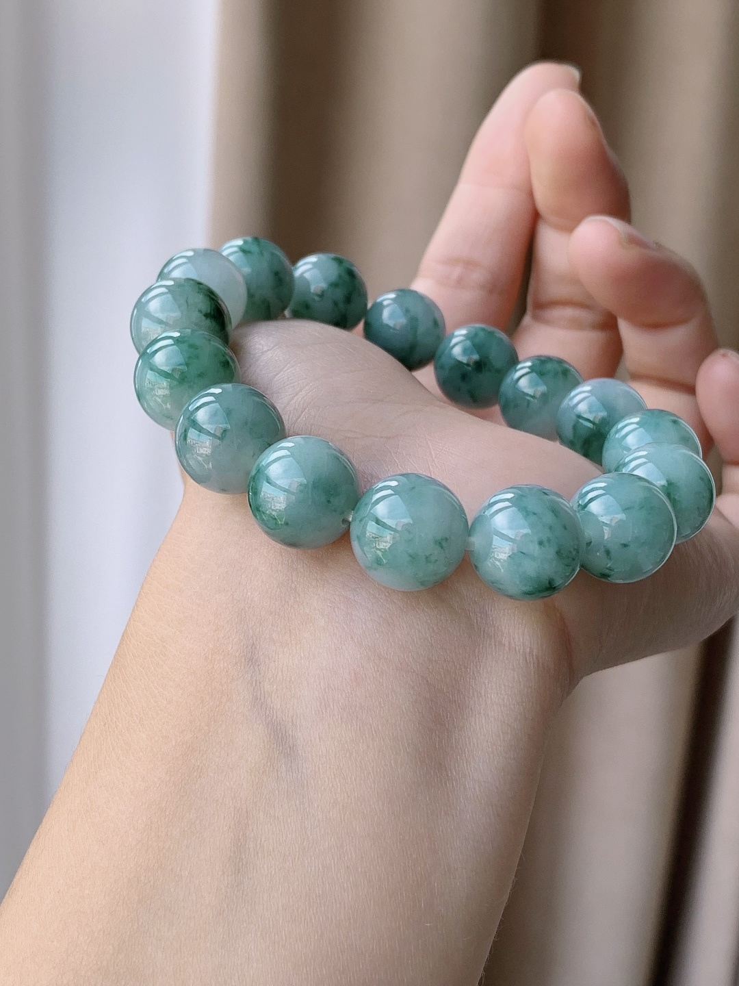 【珠子】飘花手链圆珠珠子手链 【说明】缅甸 性比高 【尺寸】12.6mm 【重量】56.6克