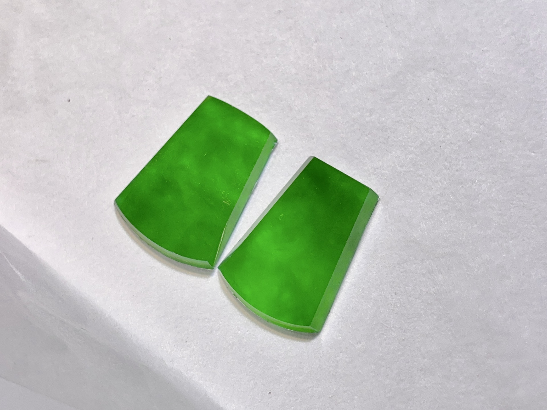 ️ 冰绿无事牌一对 尺寸：19.8×14.5×2/20×15.4×2 玉润千年，韵藏东方