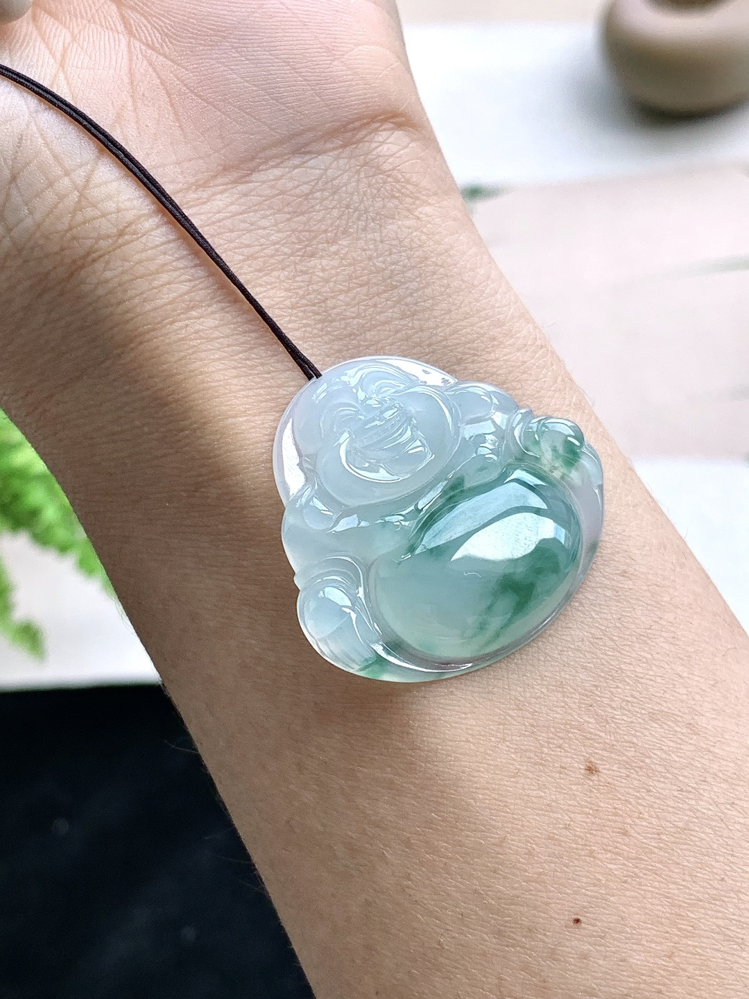 【裸石】️冰种飘花大佛公吊坠 【说明】缅甸 性比高 厚装 【尺寸】32.8-35-6 【重量】10克