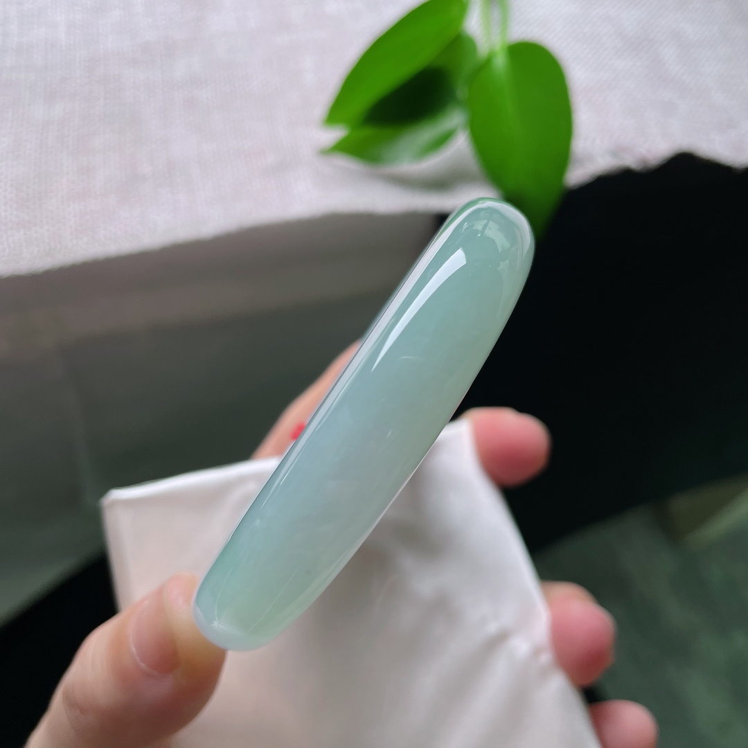 55.2/12.2/8.5，冰晴底正圈，水头好，种老，质地清润，气质脱俗，一点皮纹不显，ss59096a