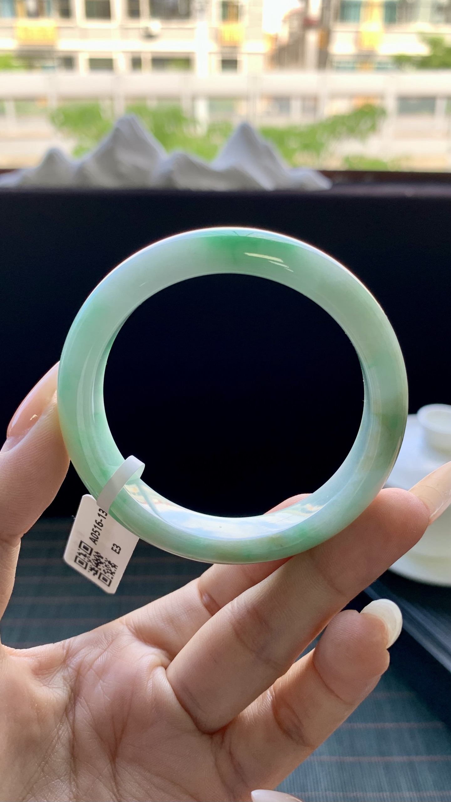 飘阳绿白底青正圈手镯成品 A0516-13 尺寸：51-11-7.5