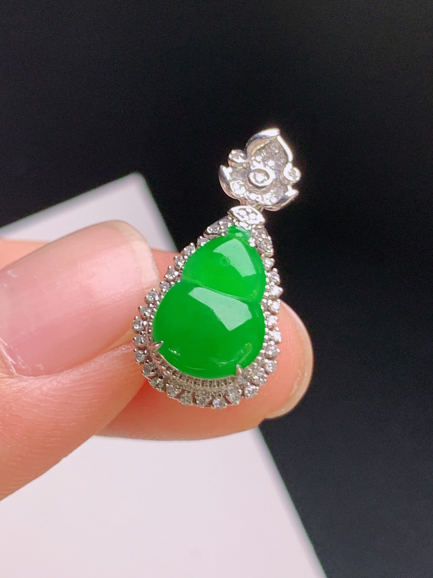 ️ 冰种阳绿葫芦吊坠，翠色浓郁，水润莹亮 901005