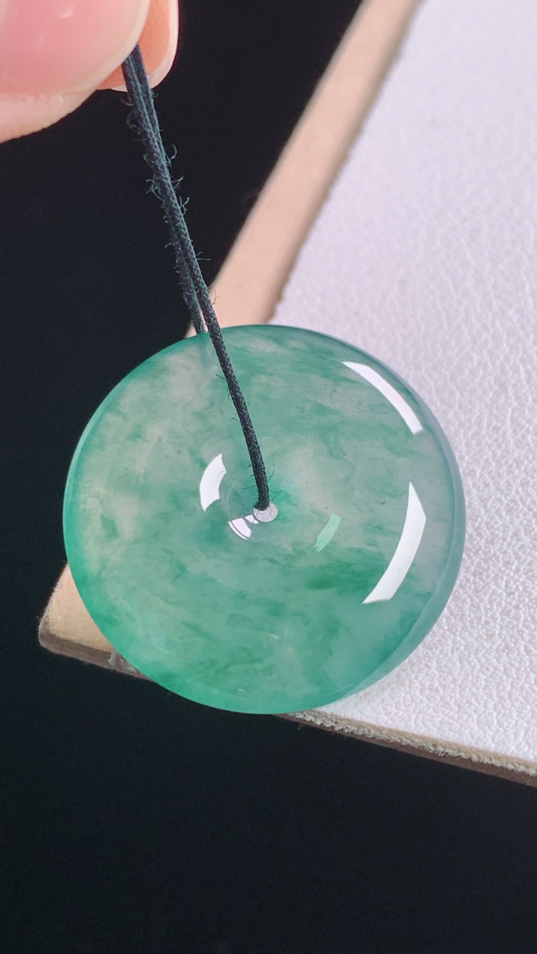 冰蓝飘花平安扣 花色灵动，种色兼备，无裂 尺寸:24.0-5.0mm 3