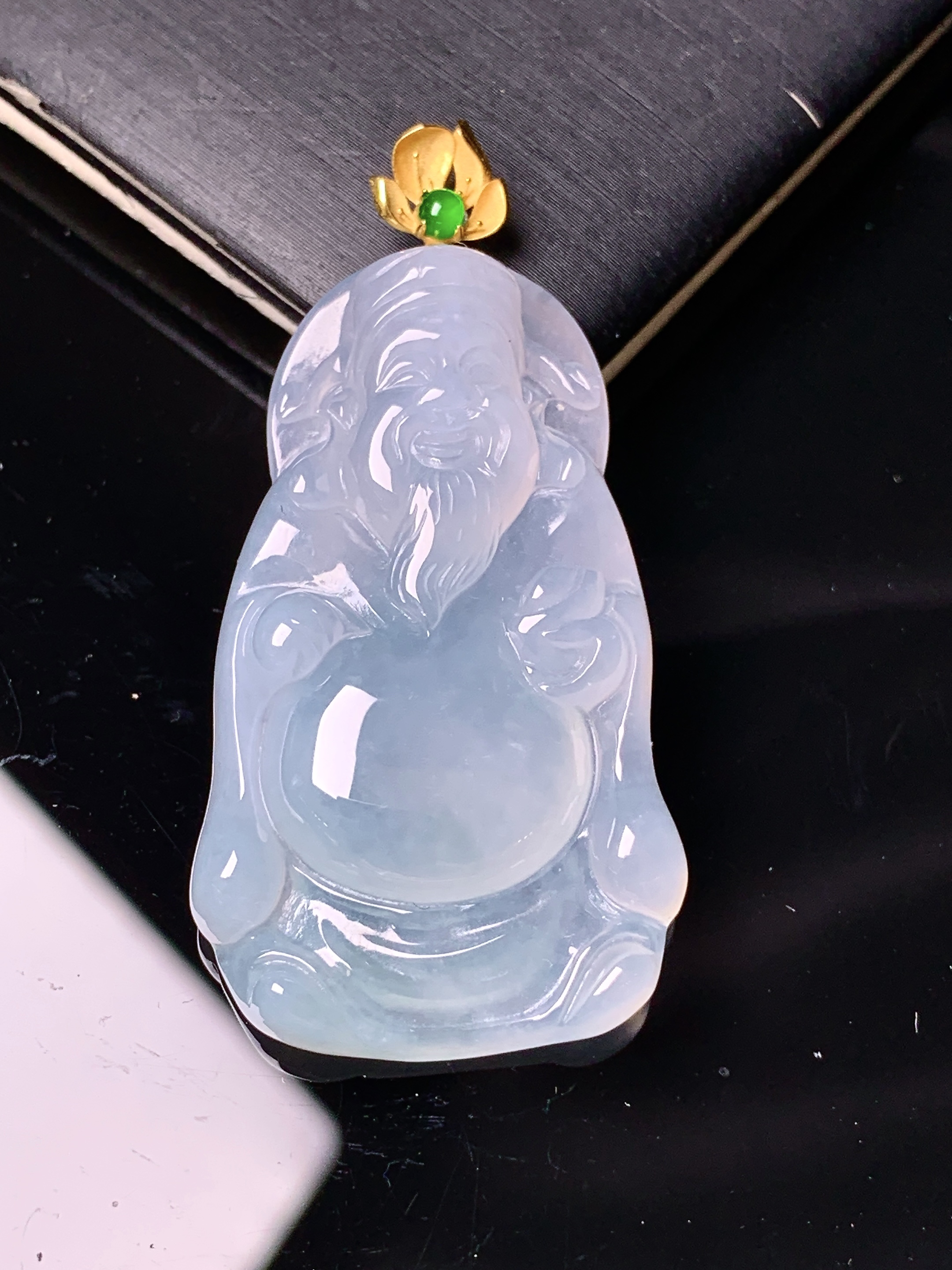 18k金镶嵌冰种财神吊坠 玉质细腻 色泽艳丽清新 水润亮眼 整体尺寸45.3*22.8*5.8 h3