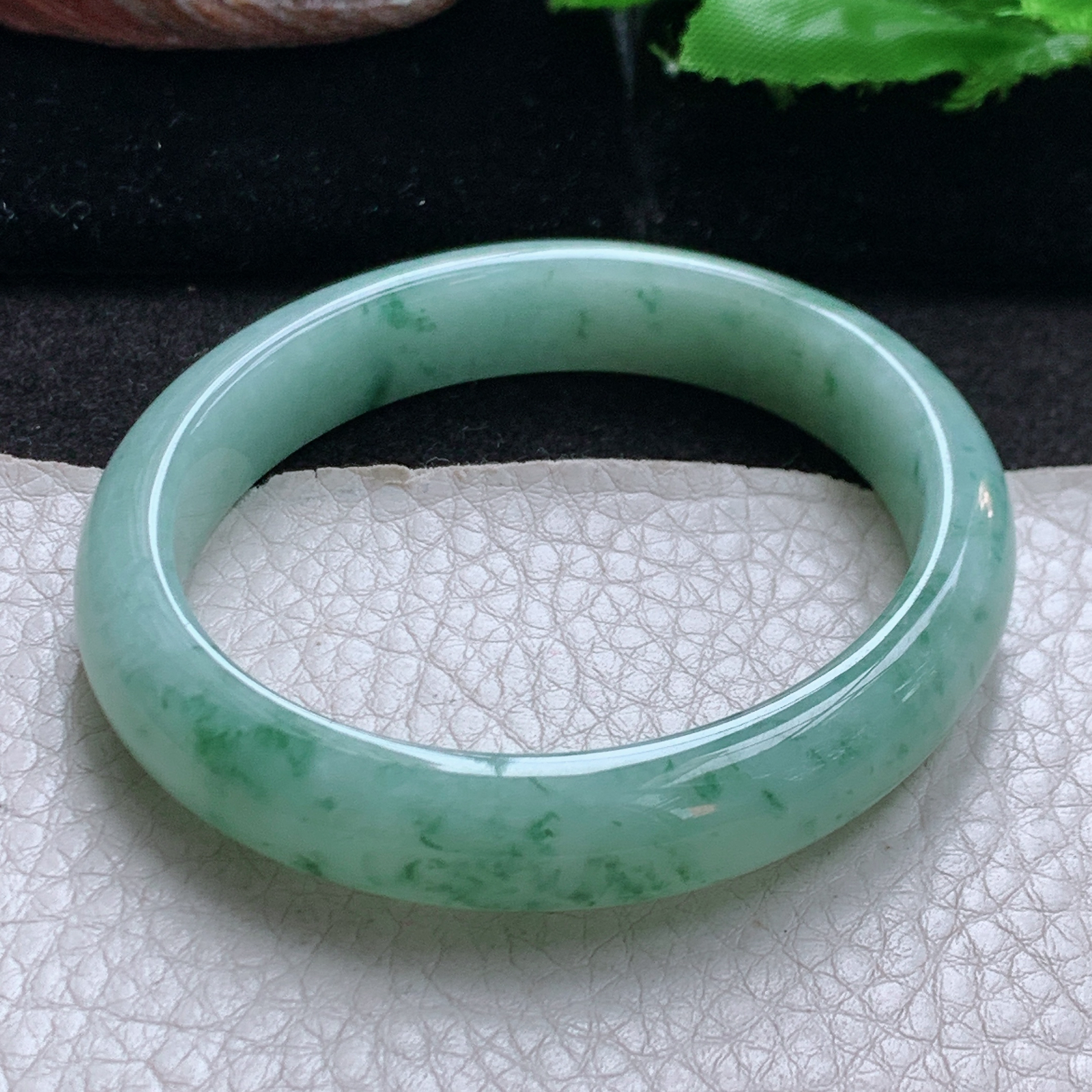 jc实拍56*49*11*7.3贵妃镯 缅甸翡翠a货玉手镯清爽飘花蛋形宽边玉手环