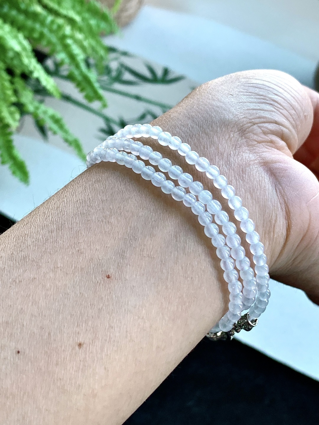 【珠子】️白冰珠链圆珠子珠链 【说明】缅甸 性比高 【尺寸】3.4mm，28cm 【重量】12.8克