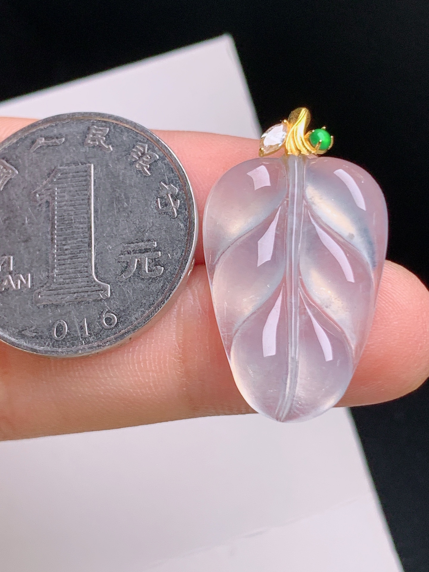 ️ 冰种树叶吊坠，通透莹润，线条流畅 081004