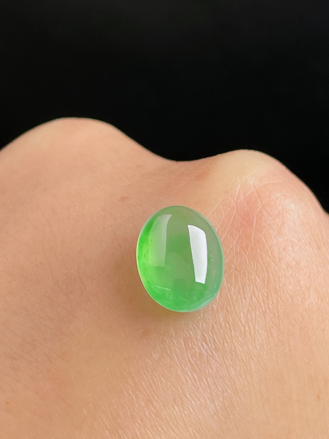 ️冰绿蛋面，老种起光，细底通透，尺寸：10.7/7.9/3.8mm
