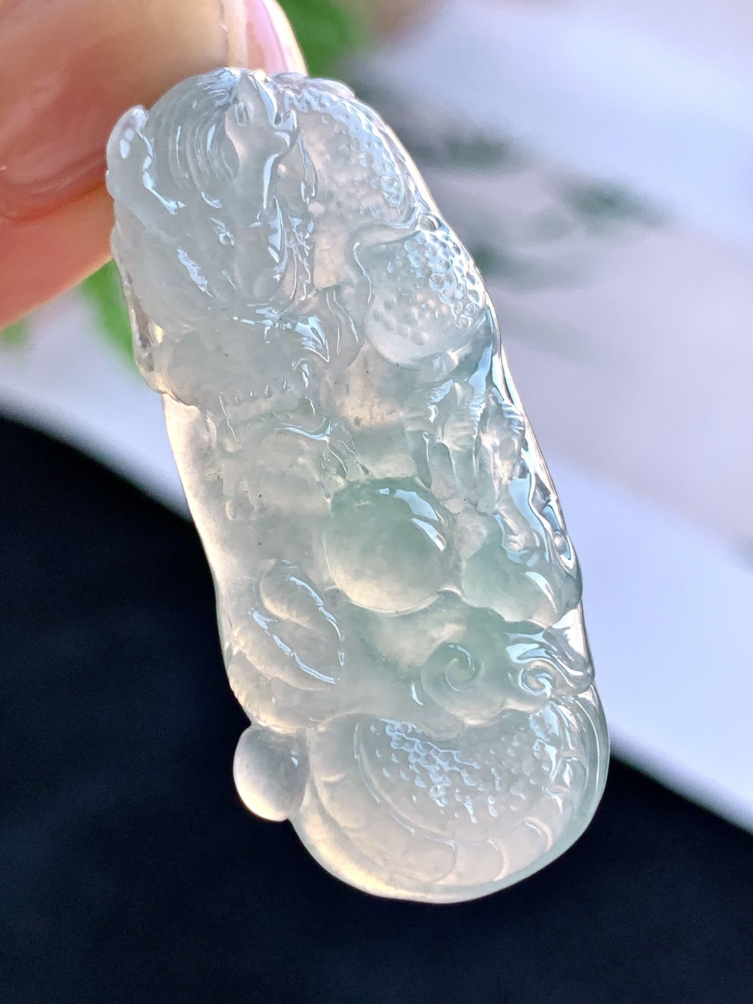【裸石】️冰晴水龙牌吊坠 【说明】缅甸 性比高 厚装 【尺寸】46-19-8 【重量】14.5克