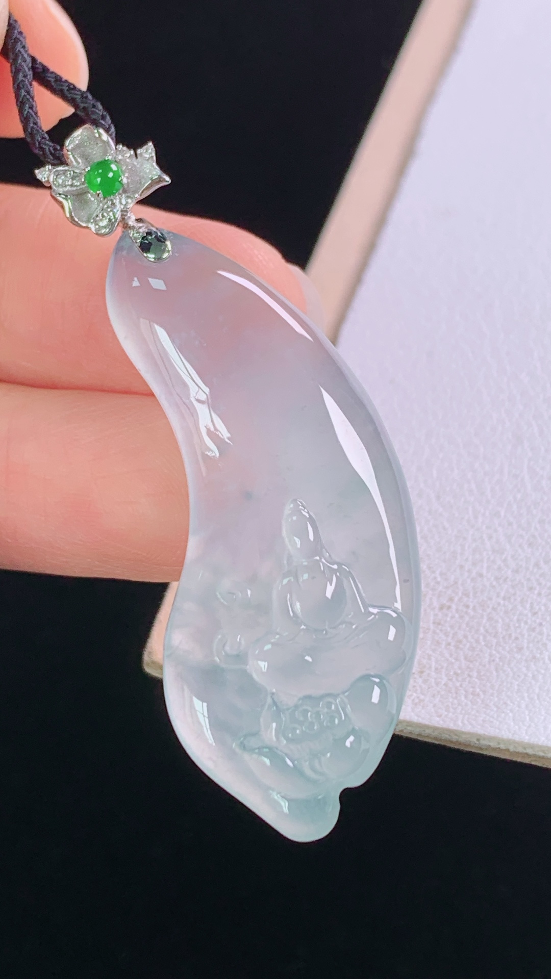 ️高冰悟道吊坠，18K真金伴钻 种水十足，清透水润，无裂 尺寸:49.0-41.1-16.5-5.7mm 4