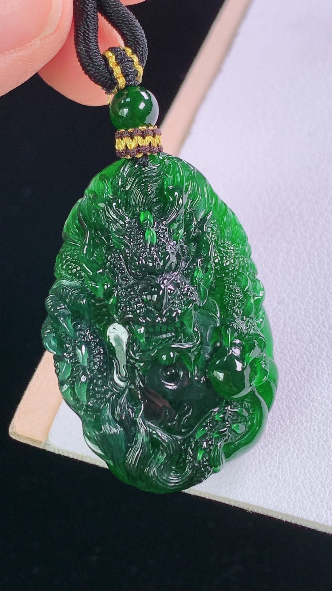 ️墨翠龙/凤，色泽浓郁，雕工精湛，霸气，无裂，尺寸:41.2-28.1-10.4mm 4