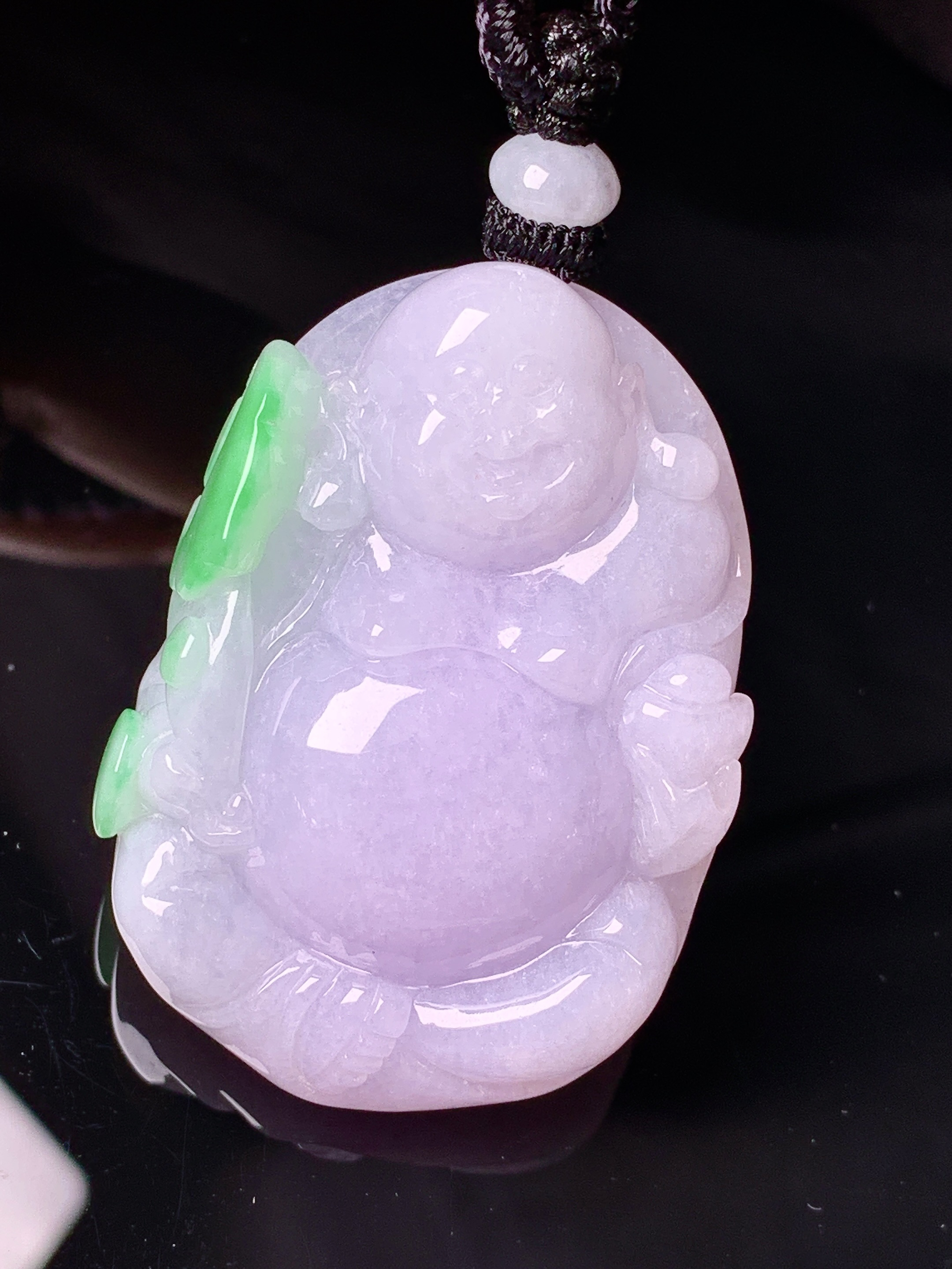 飘绿佛公吊坠 玉质细腻 色泽艳丽清新 水润亮眼 整体尺寸44*32*11.8 w1