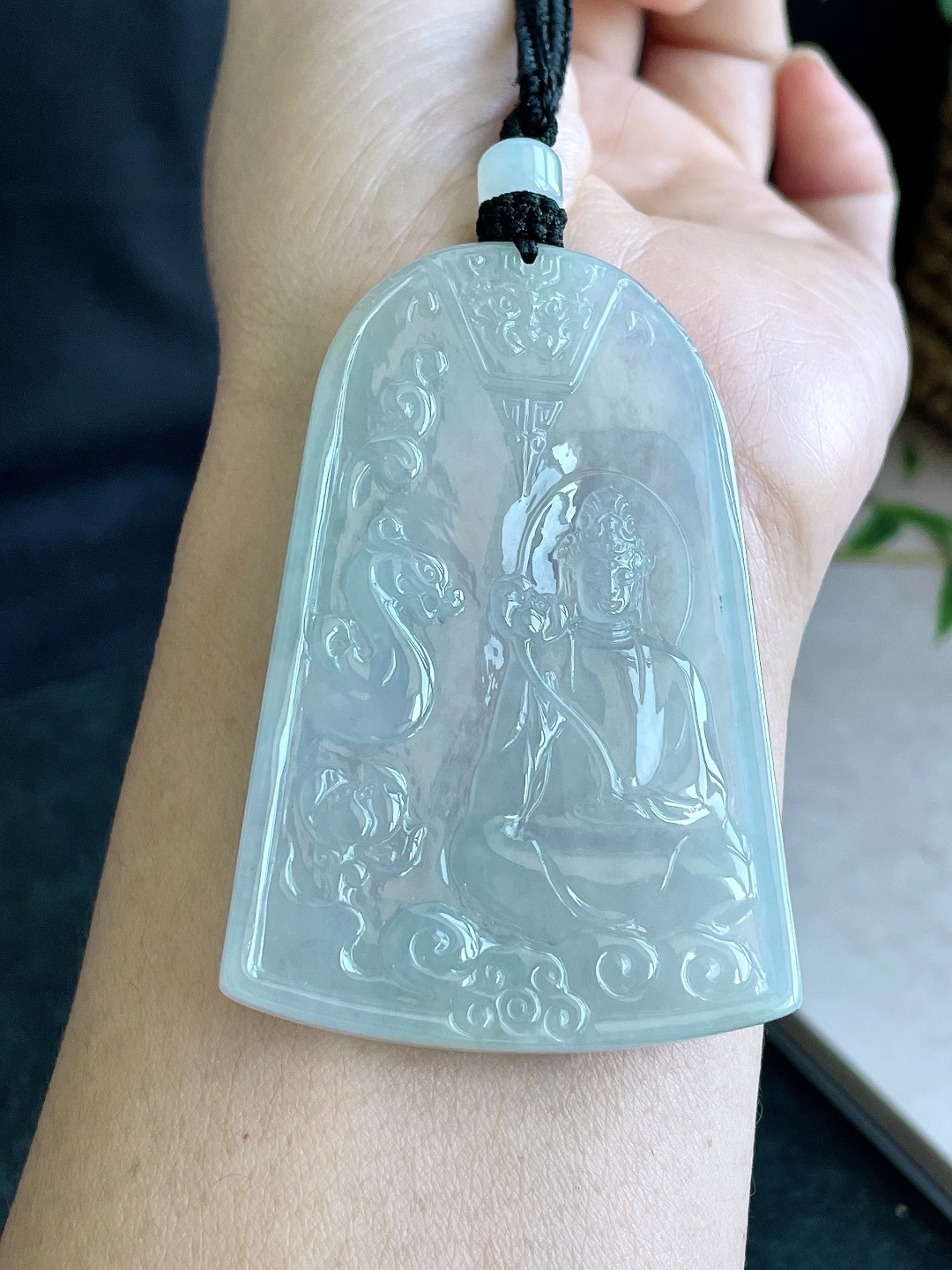 【裸石】白冰大势至观音持莲观音牌吊坠 【说明】缅甸 无裂 性比高 【尺寸】66.7-44.6-5 