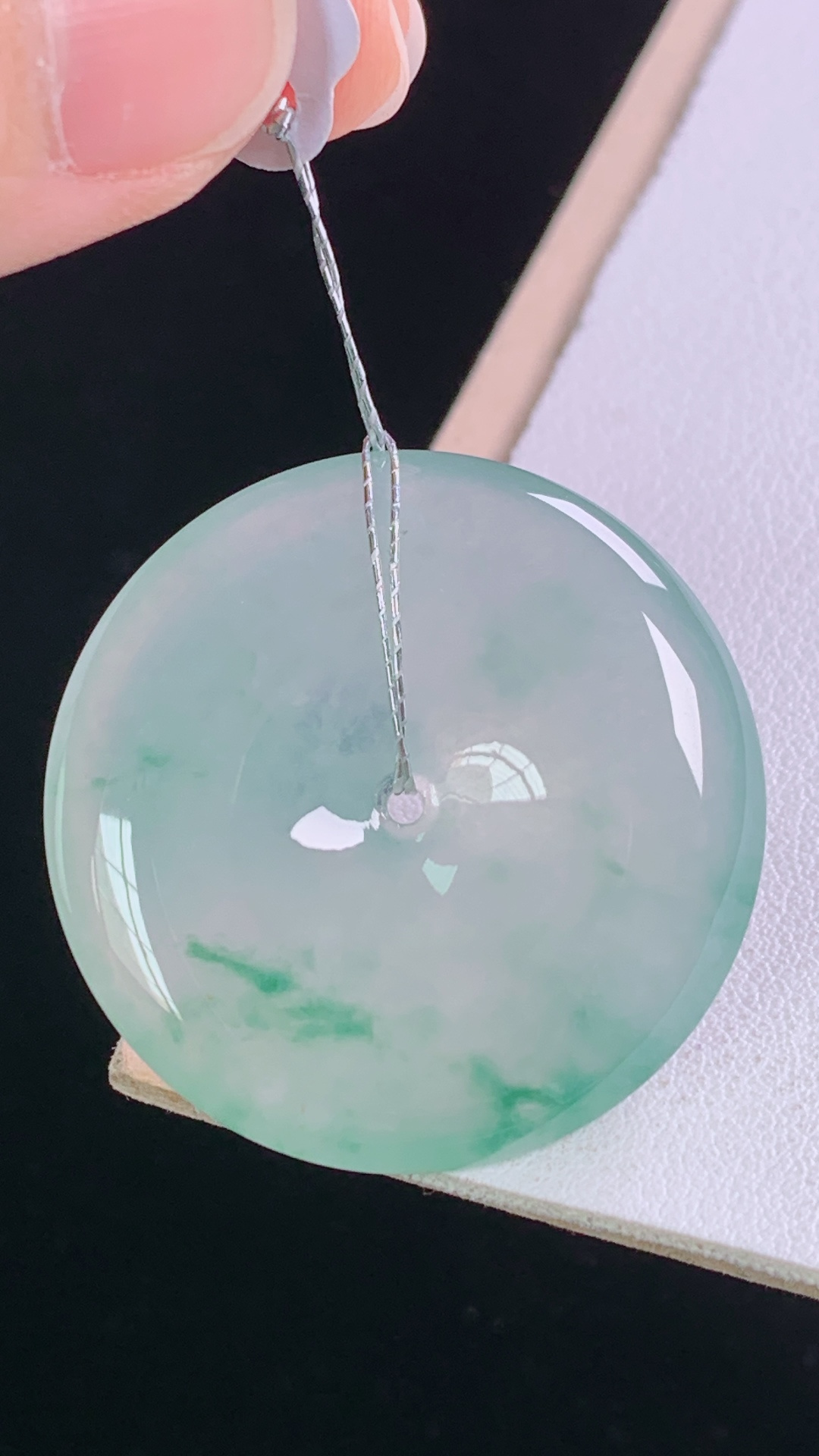 冰飘花平安扣 花色灵动，水润荧光，无裂 尺寸:34.7-5.8mm 4