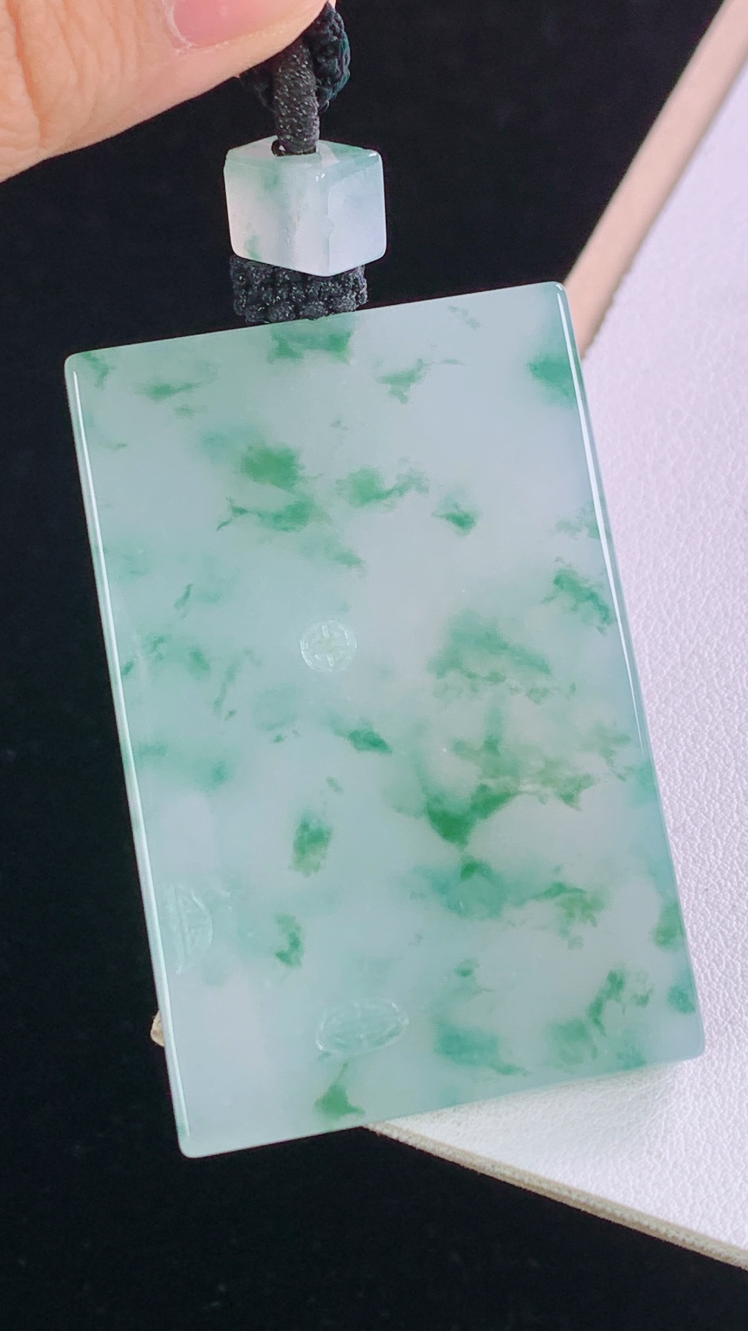 ️冰飘花无事牌 花色灵动，底子细腻，无裂，尺寸:53.0-35.6-5.6mm 4