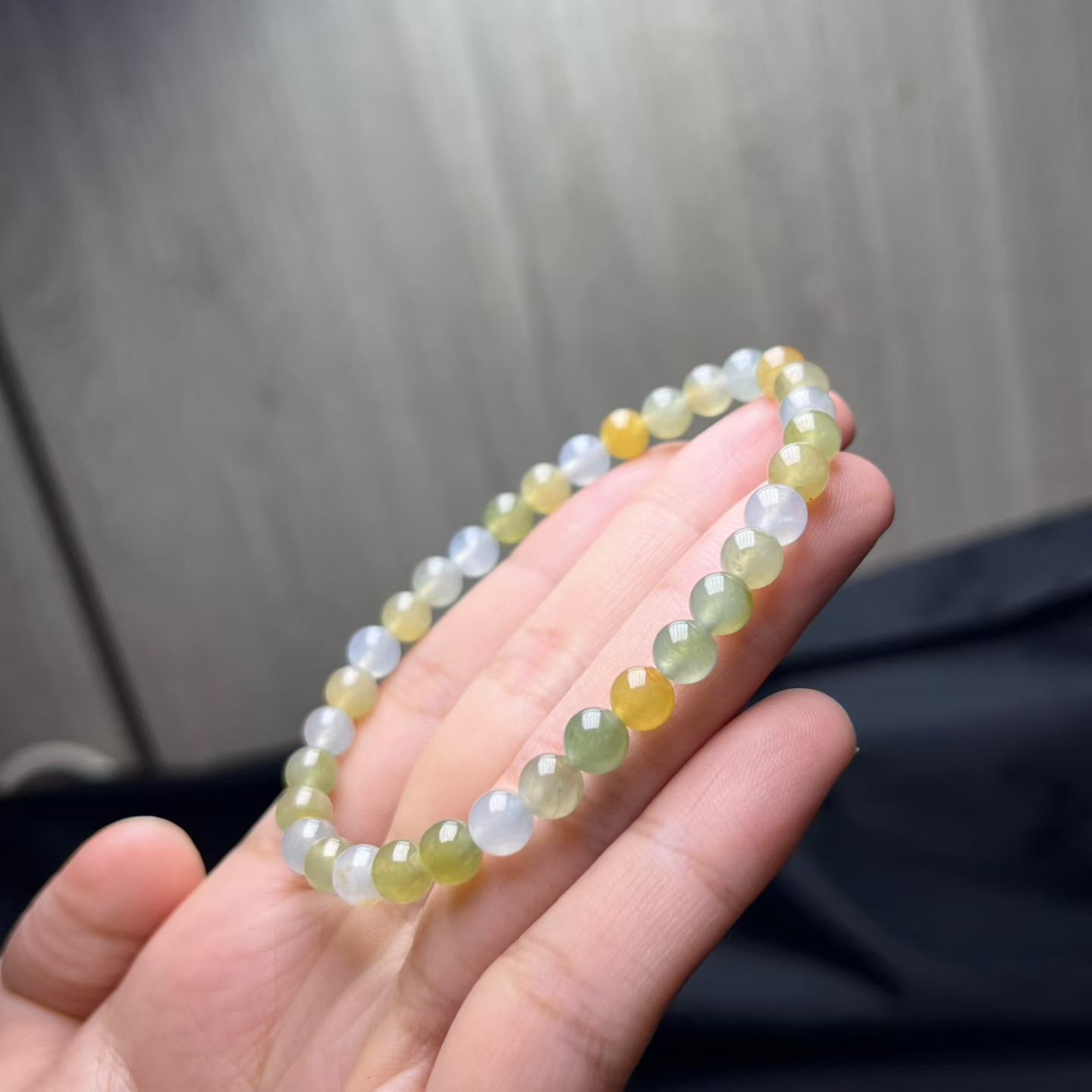 ️ 黄手串，卡5.8mm-6mm，33颗