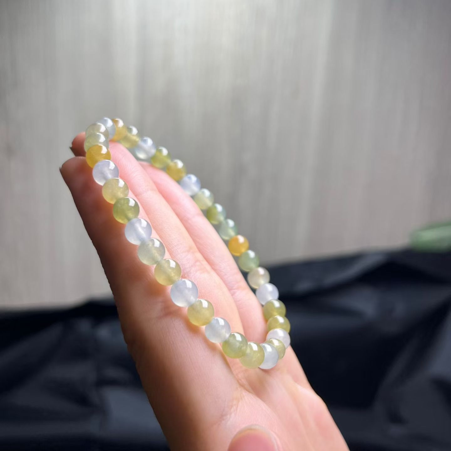 ️ 黄手串，卡5.8mm-6mm，33颗