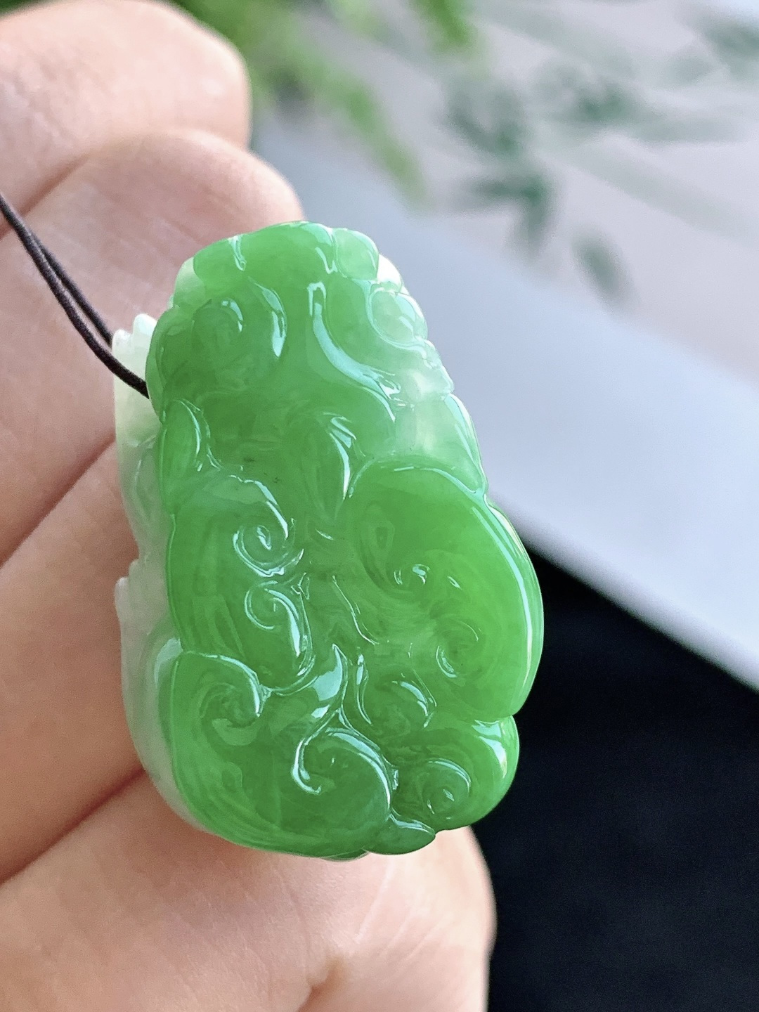 【裸石】️冰糯种飘阳绿貔貅吊坠 【说明】缅甸 性比高 超厚 【尺寸】30.2-20.3-15.7 【重量】18.7克