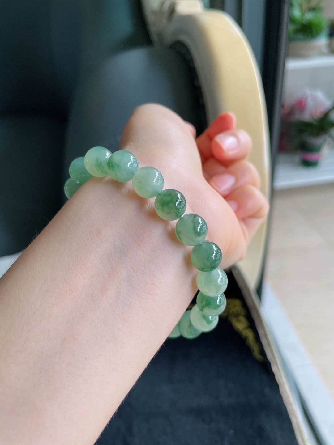 缅甸天然翡翠A货，冰飘花手链，尺寸：9.7mm。【编3742】