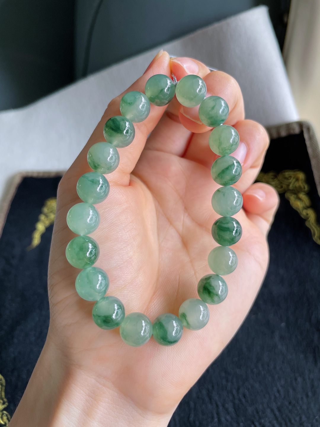 缅甸天然翡翠A货，冰飘花手链，尺寸：9.7mm。【编3742】