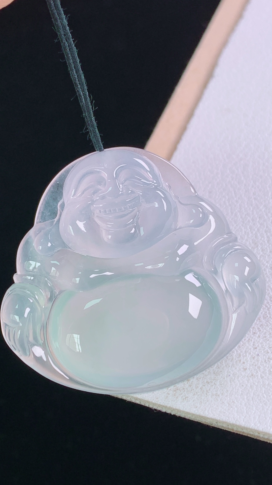 ️高品质 冰种佛公 种水，冰透起光，无裂，尺寸:27.9-30.6-5.3mm 4