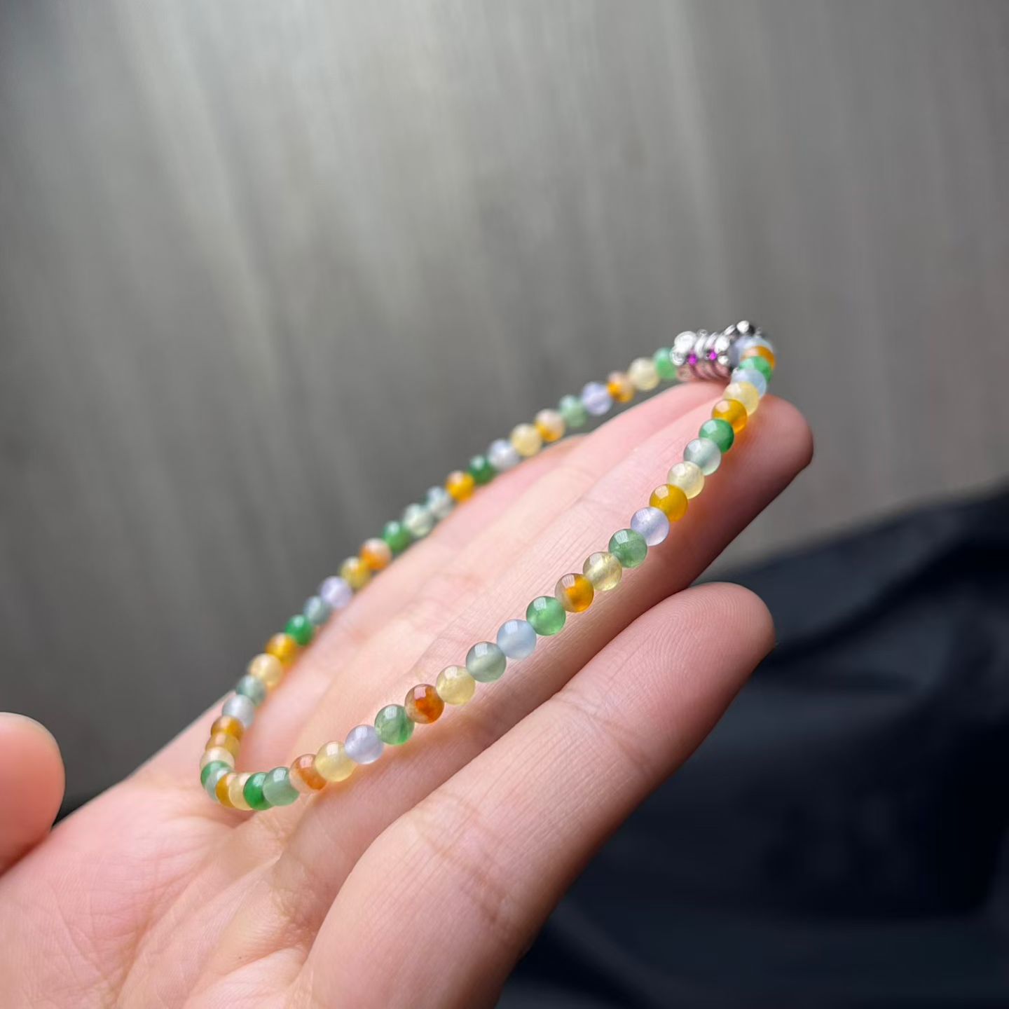 ️ 彩色小米珠手串，卡3.3mm-3.5mm，56颗