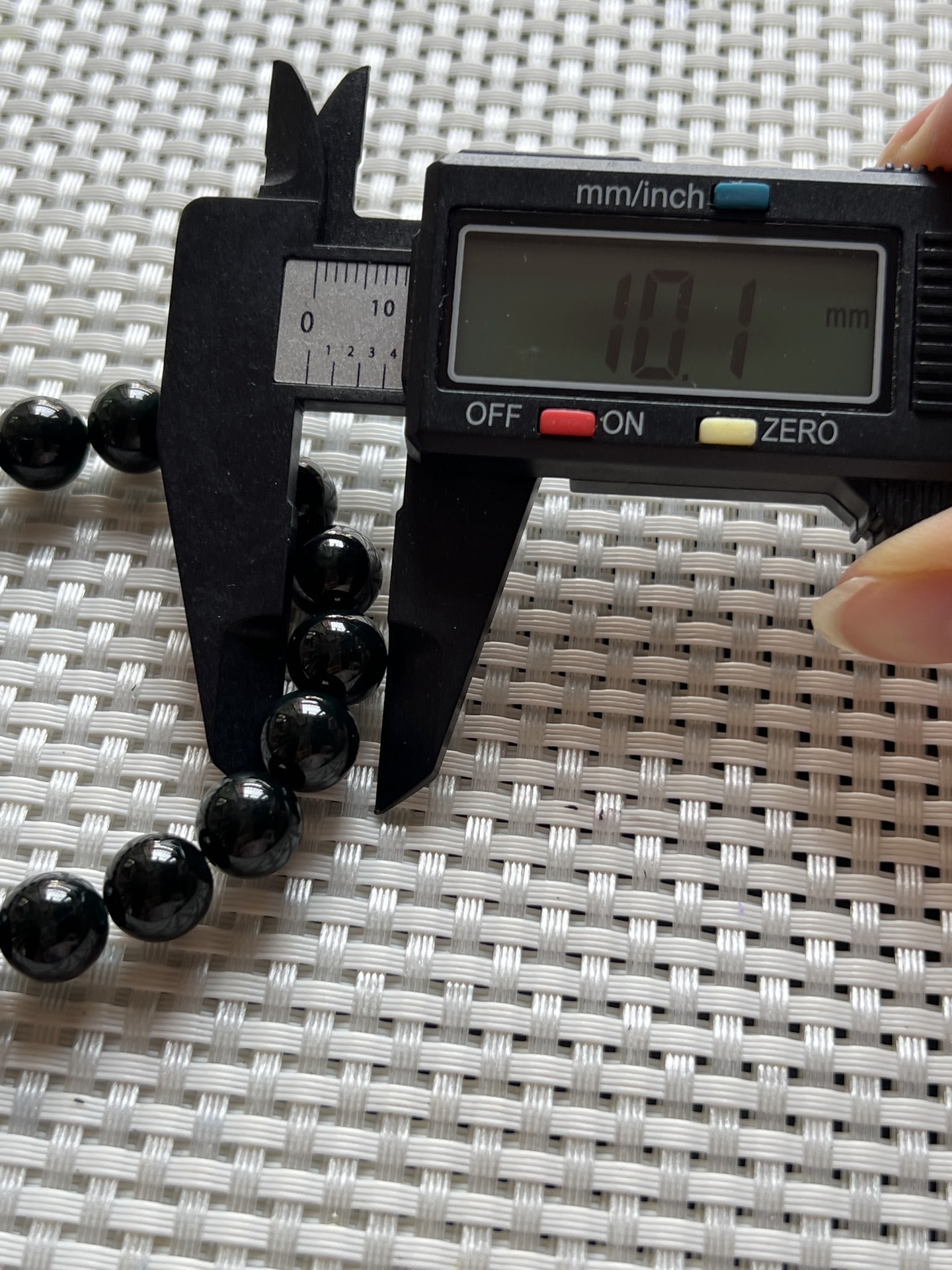 ️ 10.7 5号墨翠精品手链 10mm 乌黑油亮 质地细腻 灯照翠绿