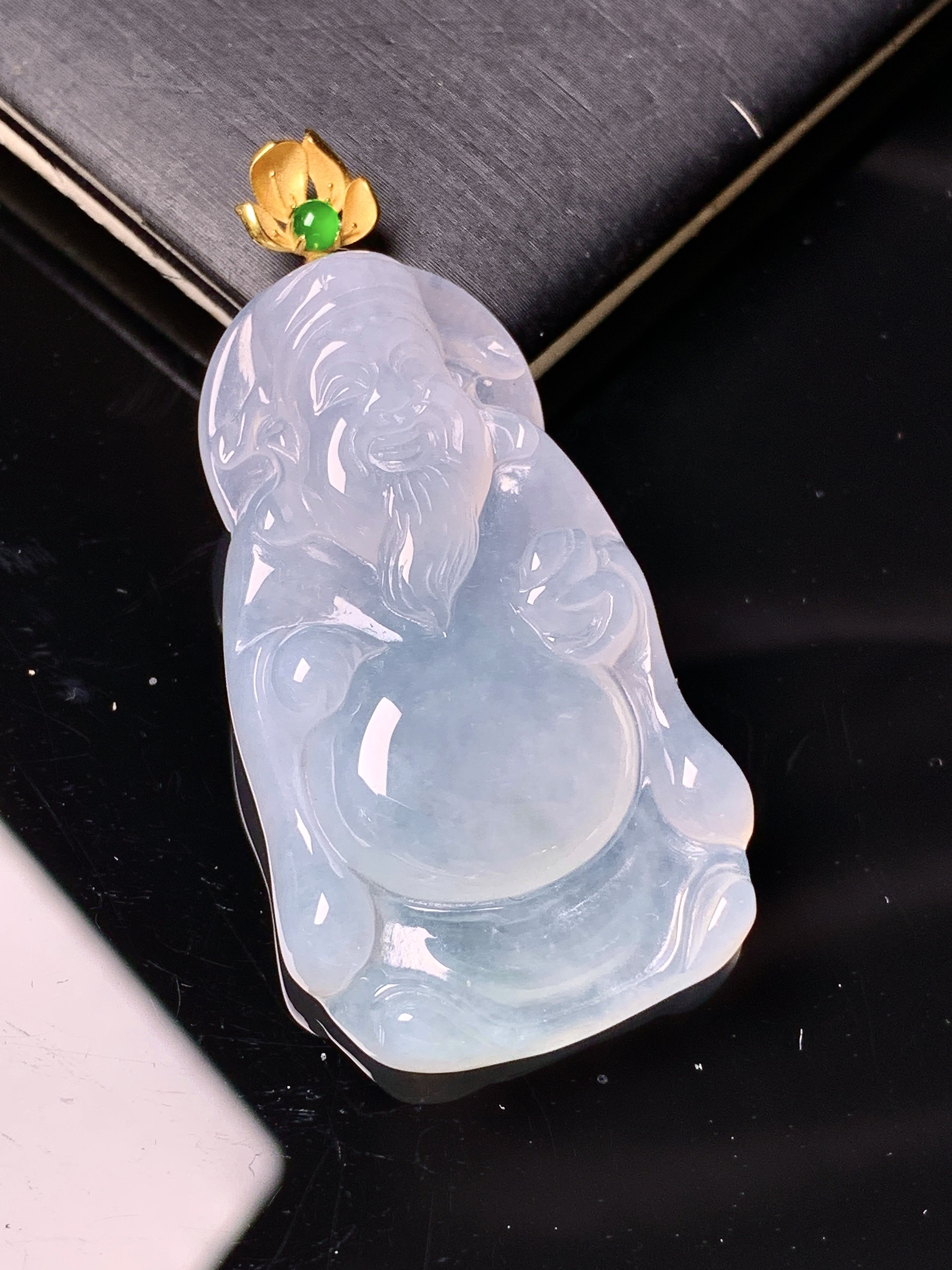 18k金镶嵌冰种财神吊坠 玉质细腻 色泽艳丽清新 水润亮眼 整体尺寸45.3*22.8*5.8 h3