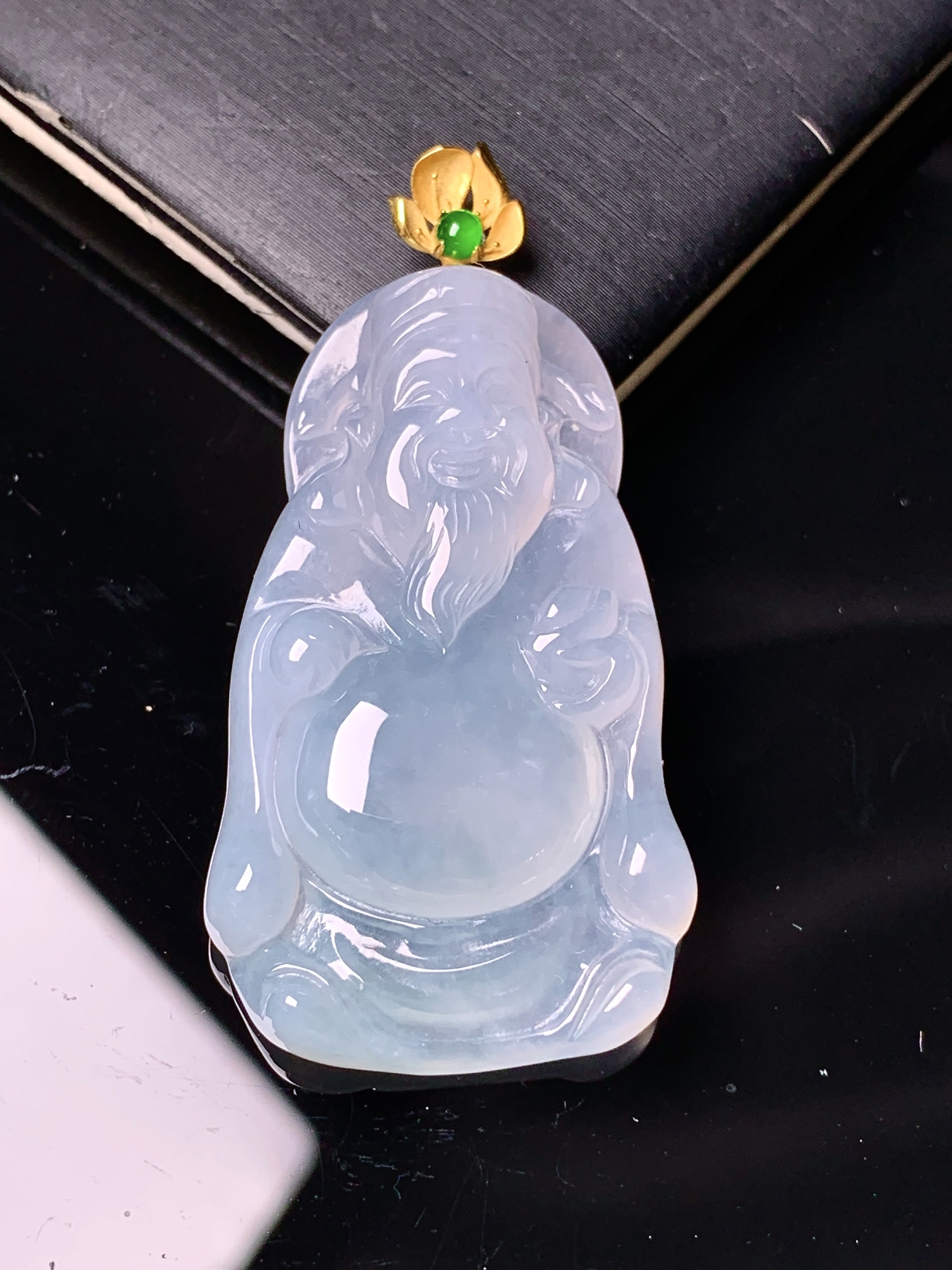 18k金镶嵌冰种财神吊坠 玉质细腻 色泽艳丽清新 水润亮眼 整体尺寸45.3*22.8*5.8 h3