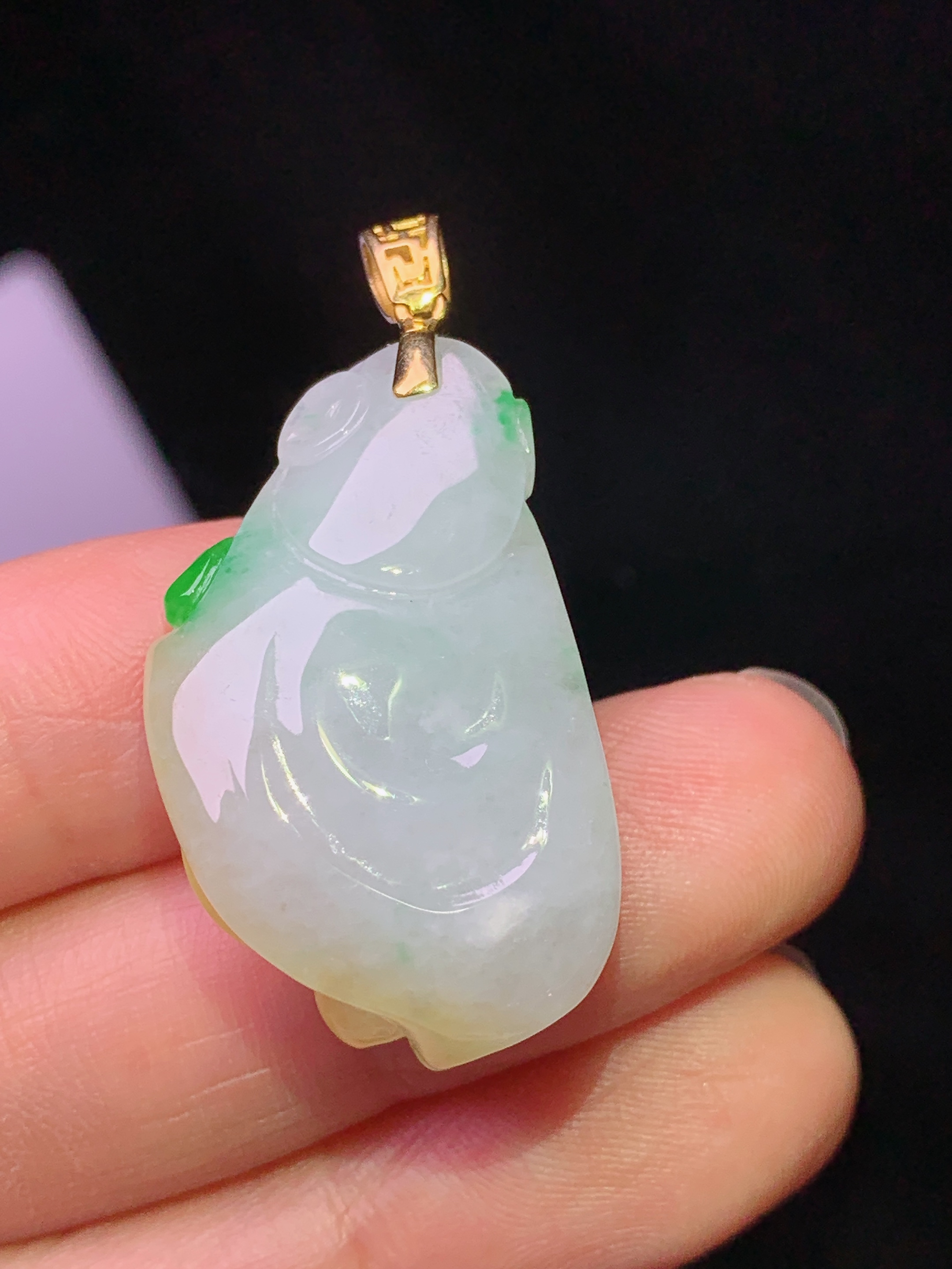 18k金镶嵌飘黄绿翡佛公吊坠 玉质细腻 色泽艳丽清新 水润亮眼 整体尺寸36.6*18*9.6 w1