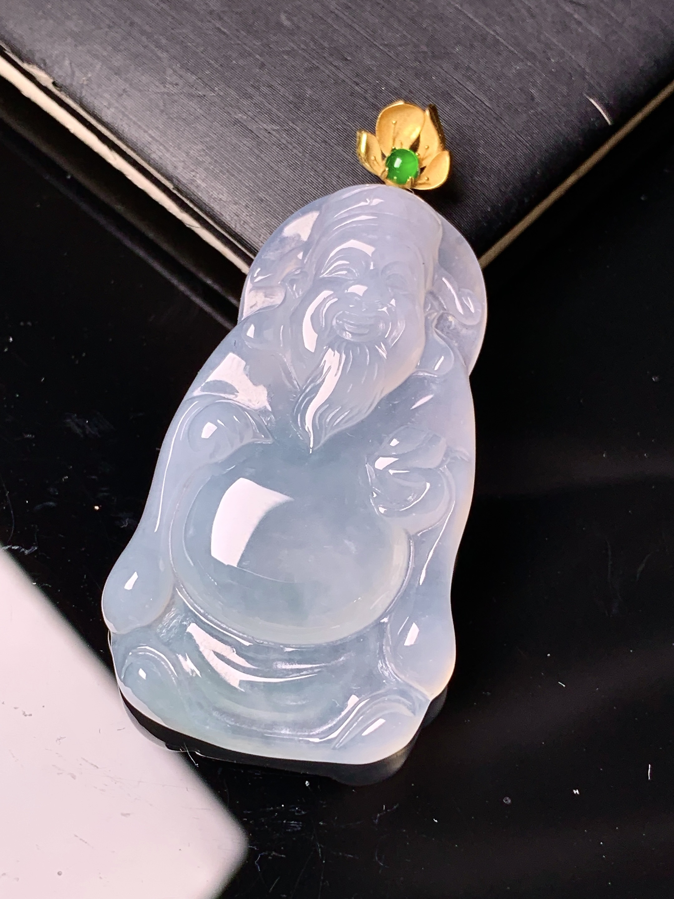 18k金镶嵌冰种财神吊坠 玉质细腻 色泽艳丽清新 水润亮眼 整体尺寸45.3*22.8*5.8 h3