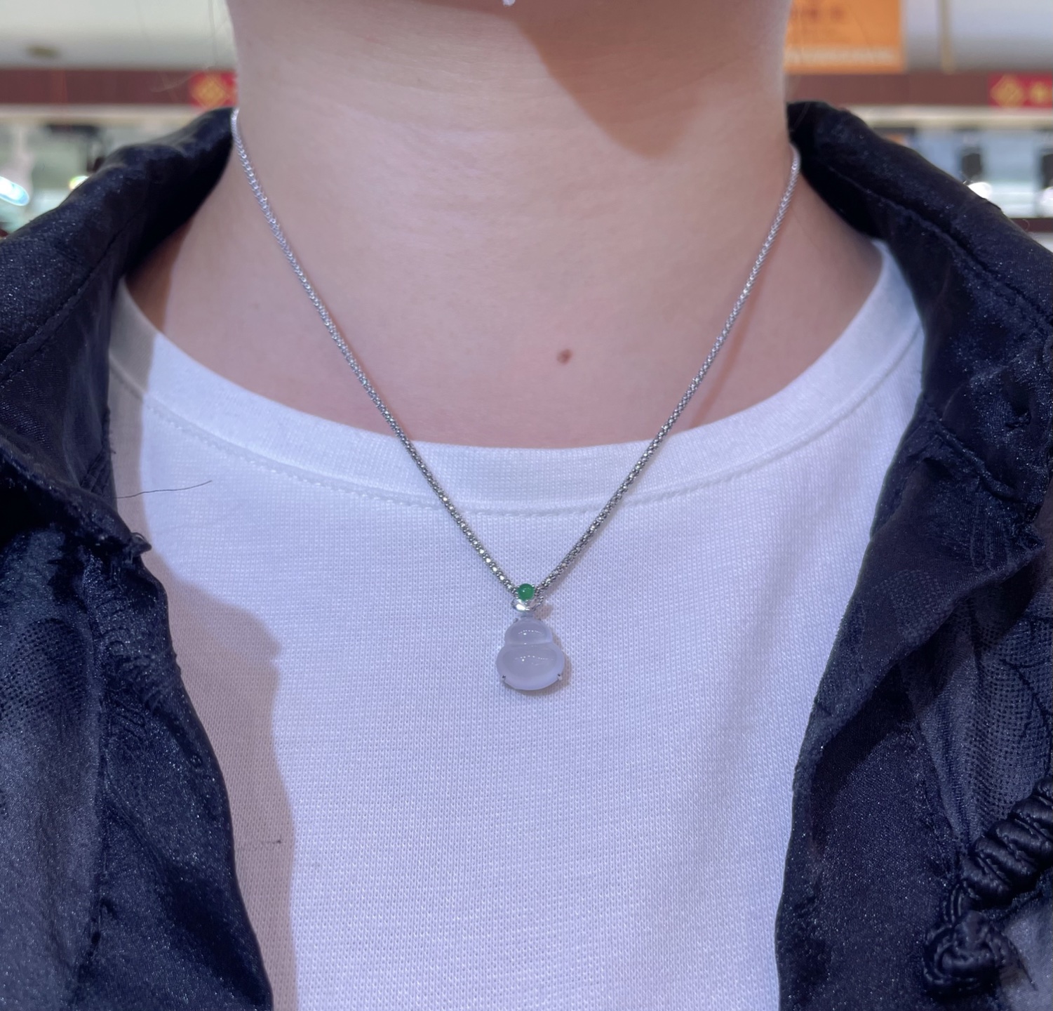 ️翡翠冰种葫芦吊坠，起荧光，种水好好，裸石很饱满，专挑好品相，18k镶嵌，11.4-10.4-4.8