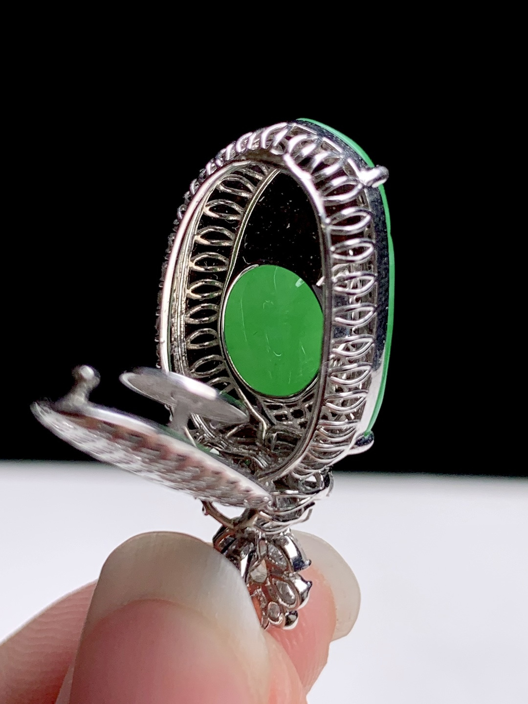 ️冰阳绿叶子吊坠 18k金钻镶嵌，30.5-12.6-9