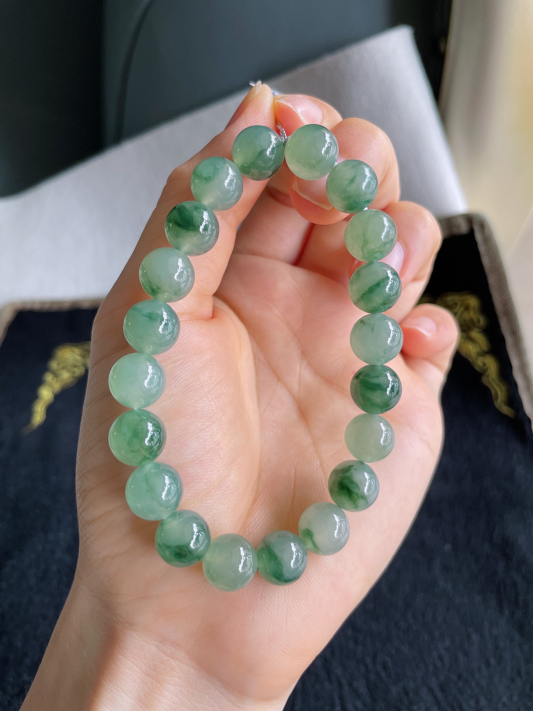 缅甸天然翡翠A货，冰飘花手链，尺寸：9.7mm。【编3742】