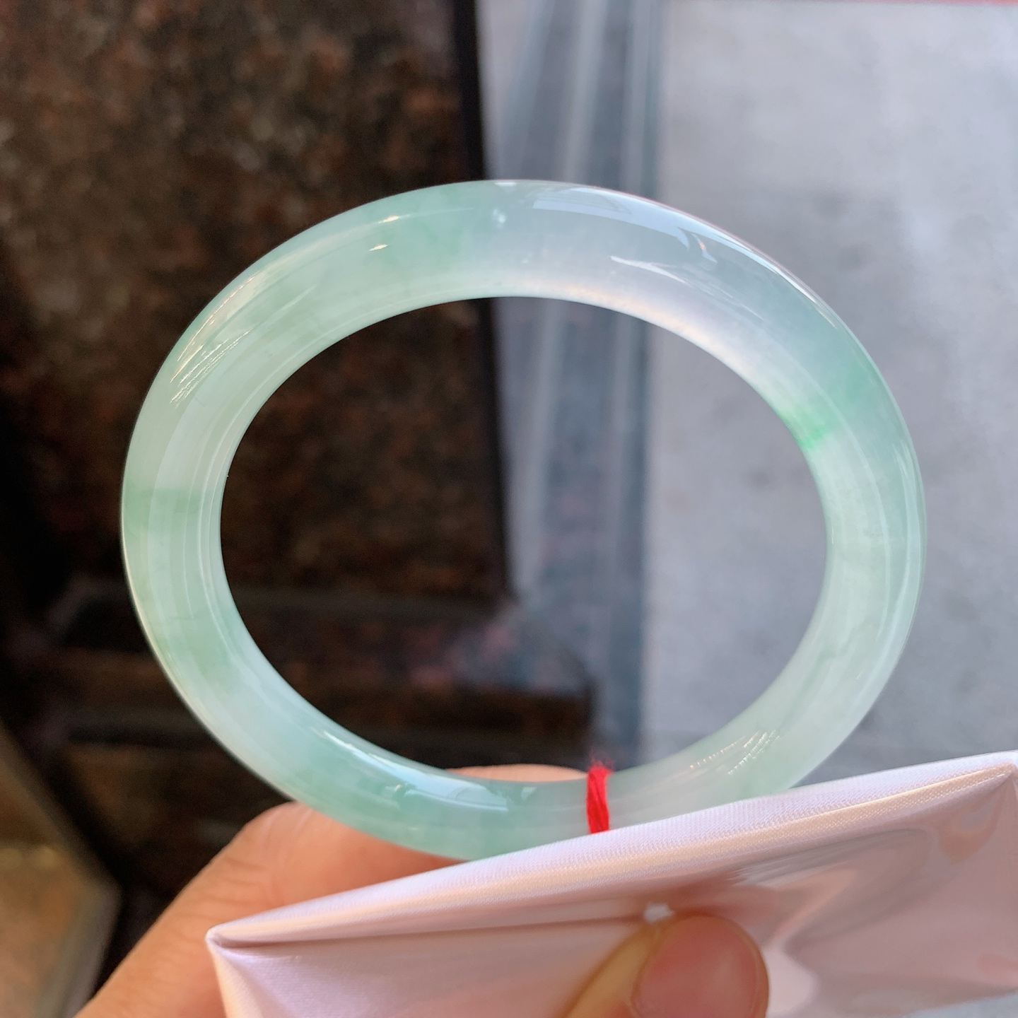 圆条冰飘绿 无裂 尺寸：54.3/8.2 冰润