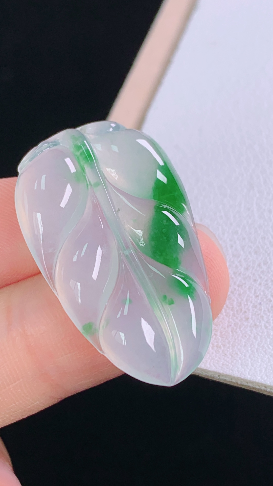 ️冰飘绿叶子，翠色灵动，清透细腻，无裂，尺寸:30.2-18.2-4.1mm 4