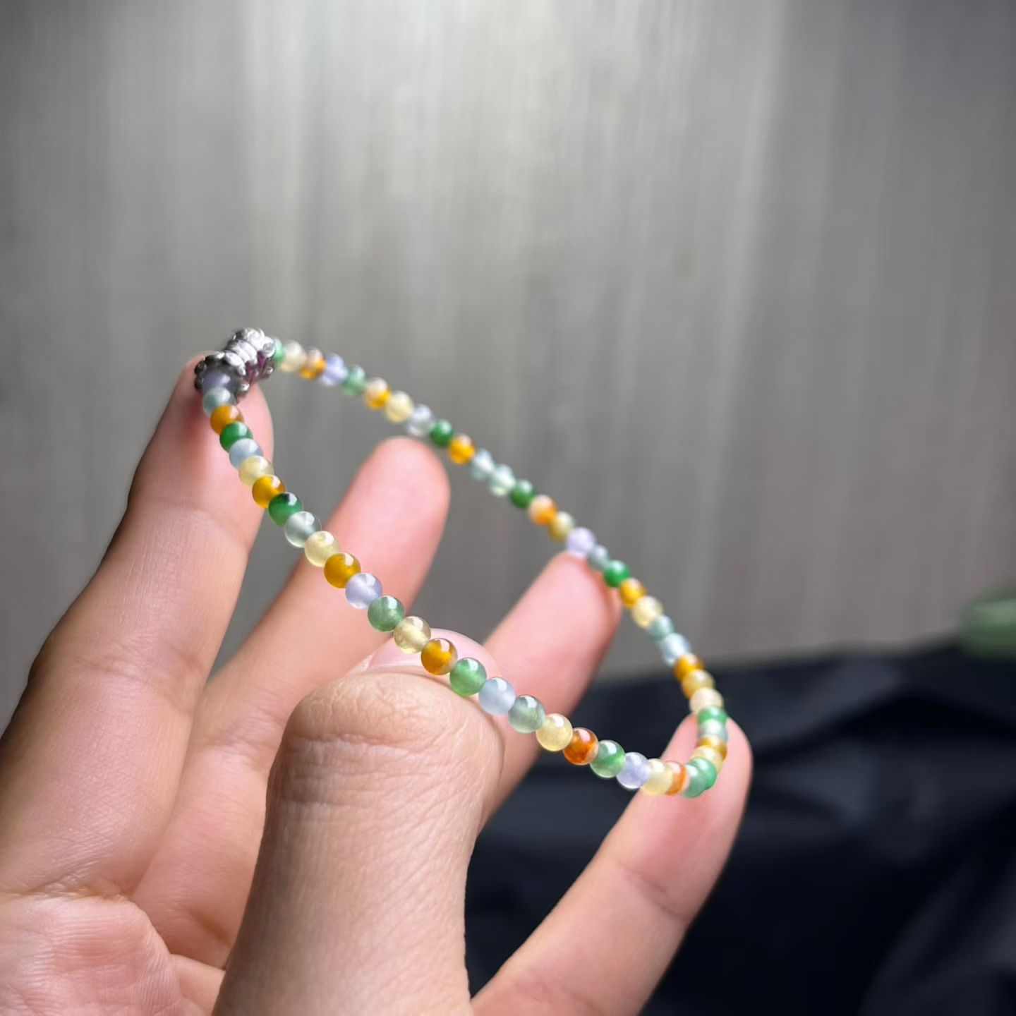 ️ 彩色小米珠手串，卡3.3mm-3.5mm，56颗