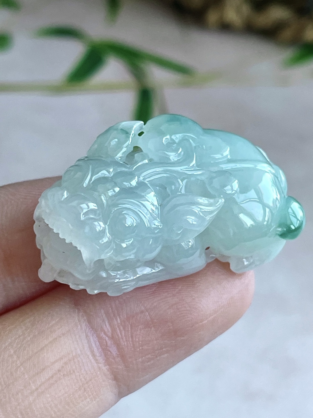【裸石】冰种飘花貔貅吊坠 【说明】缅甸 无裂 性比高 超厚 【尺寸】33.8-18.8-12.5 