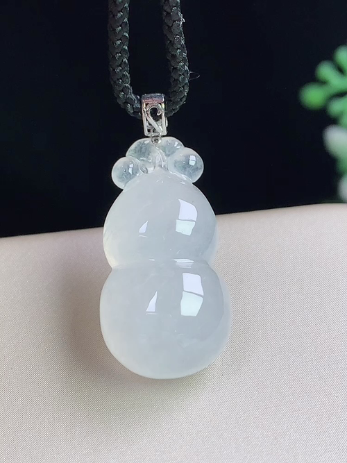 18k金镶冰种葫芦，无裂，尺寸22.8-11.9-8.3mm，S08yxa