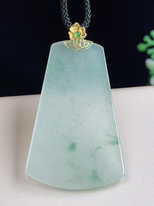 18k金镶冰飘花无事牌，无裂，尺寸40.2-25.9-2.3mm，S08yxa