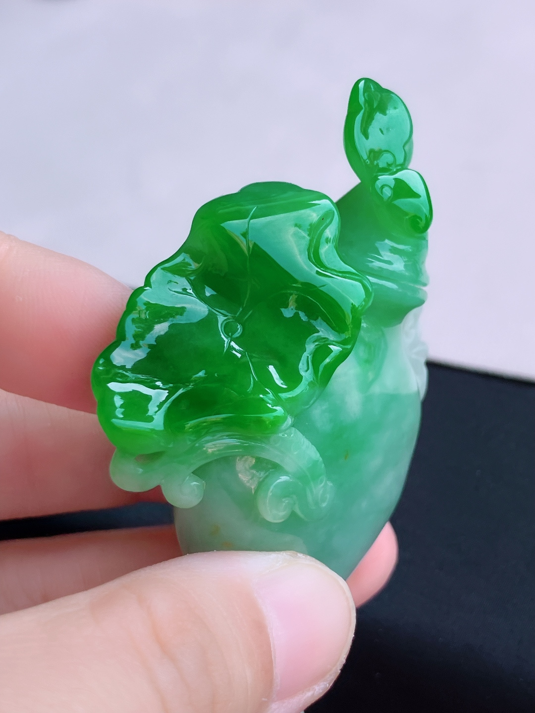 ️翠绿鼻烟壶，饱满大气，尺寸78.8/51/16.3/自然光实拍