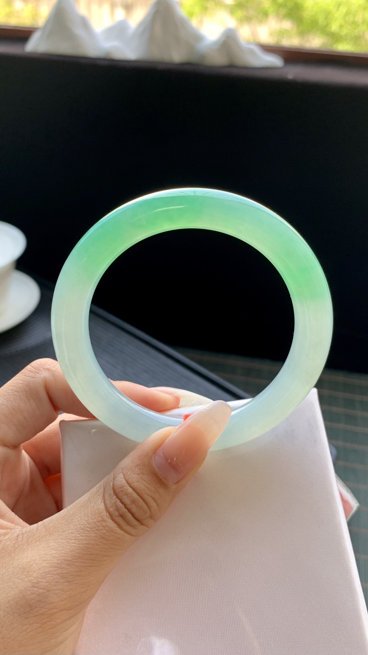 冰飘绿圆条手镯成品 J1008-3 尺寸：55-10-10