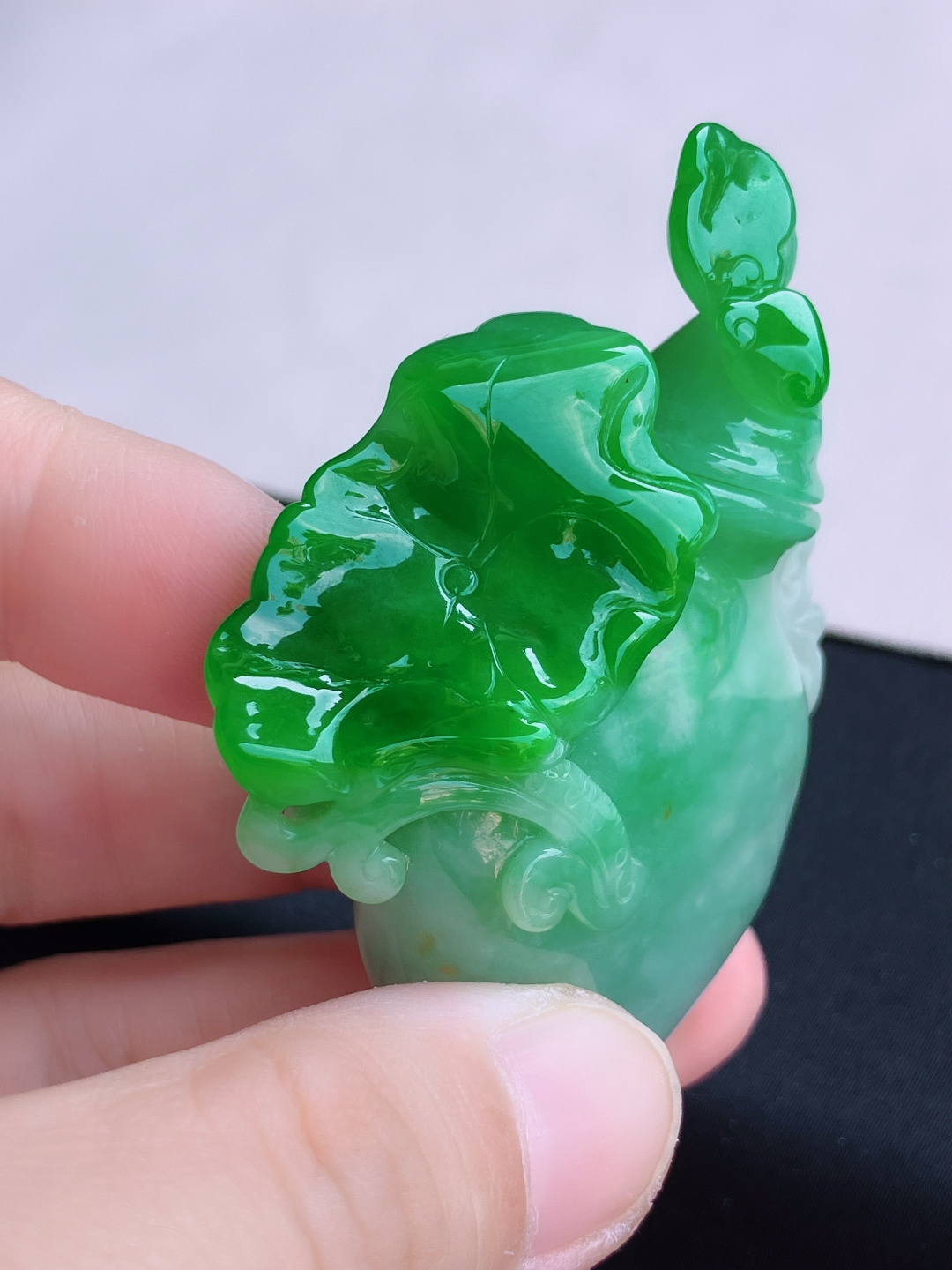 ️翠绿鼻烟壶，饱满大气，尺寸78.8/51/16.3/自然光实拍