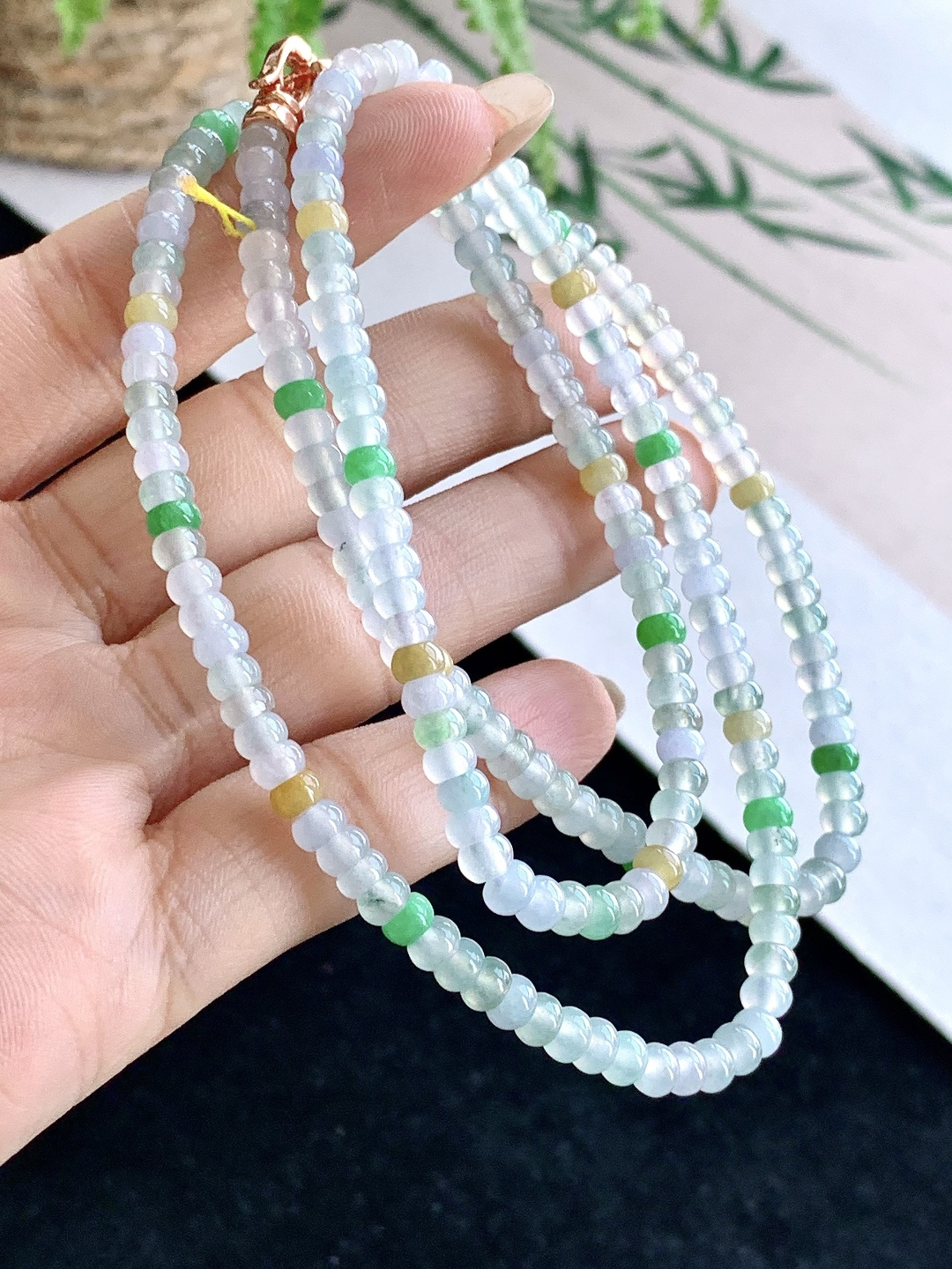 【珠子】️冰多宝珠链算盘珠珠链 【说明】缅甸 性比高 【尺寸】4.2-2.5，30cm 【重量】26克