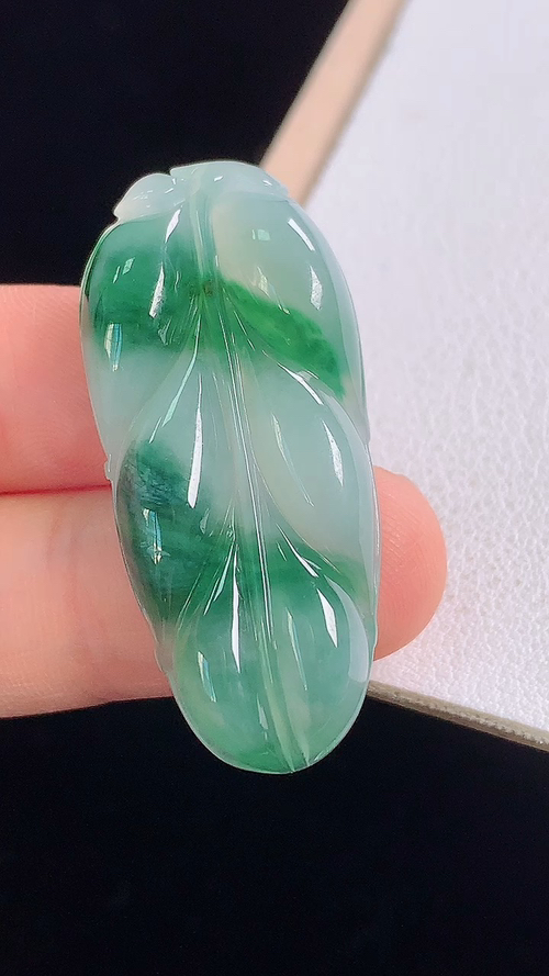 秒杀冰飘绿叶子，无裂，尺寸:37.1-16.7-5.5mm 6