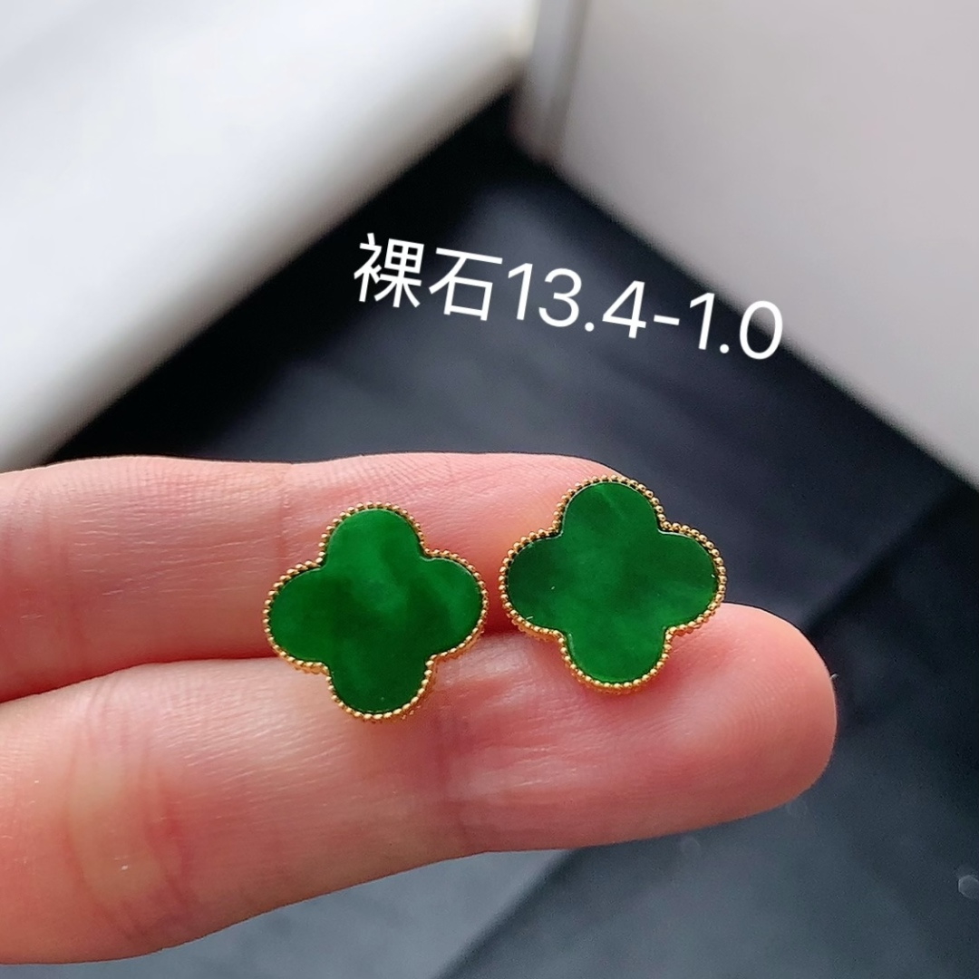 冰阳绿四叶草耳钉 底子水润细腻，佩戴优雅时尚 货号18907，13.4-1.0