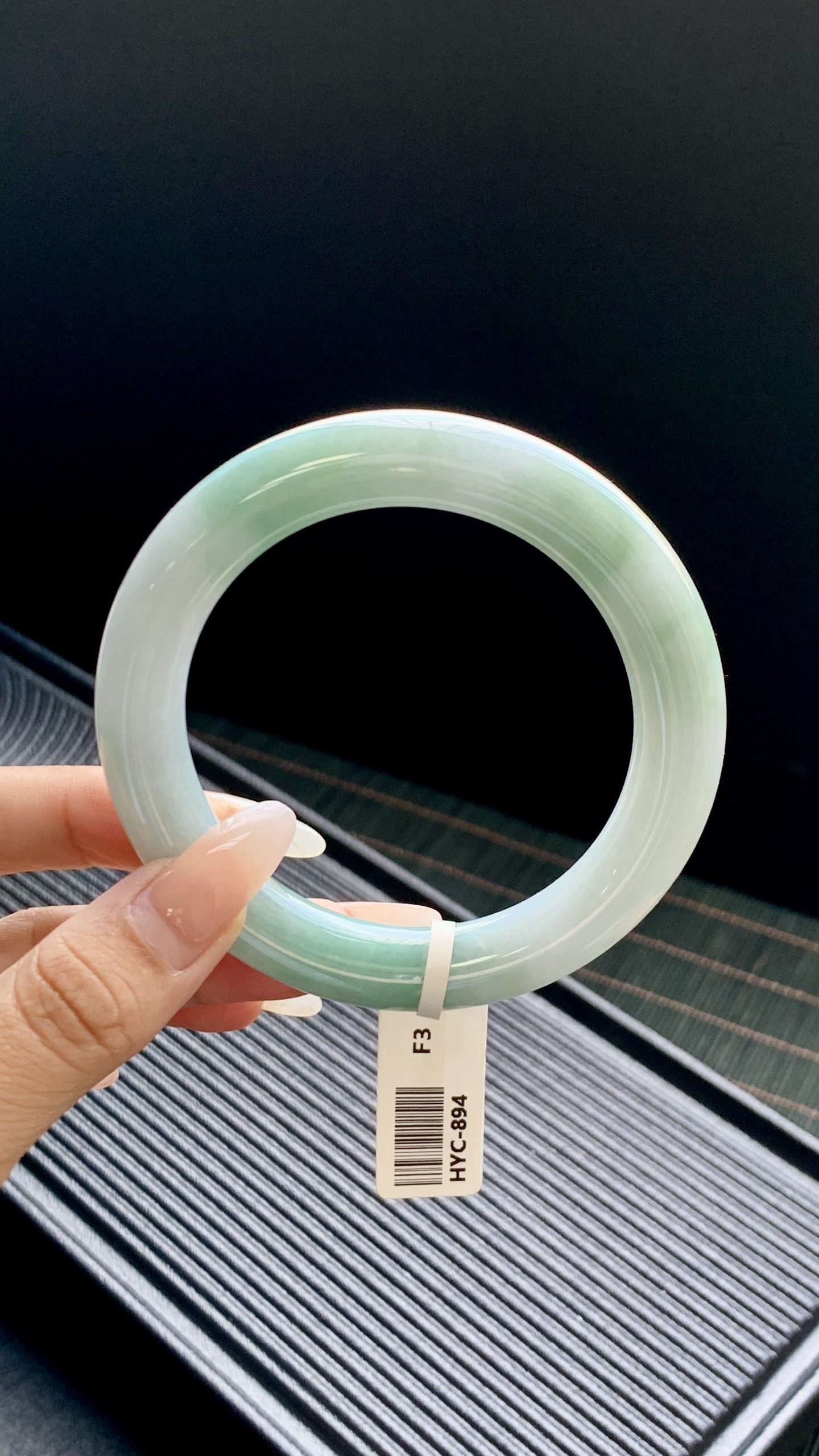 飘绿圆条手镯成品 HYC-894 尺寸：57-11-11